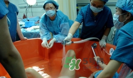 產(chǎn)后媽媽自述：水中分娩是一種什么體驗？