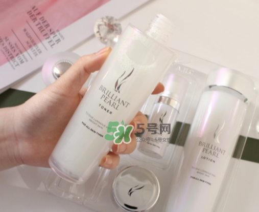 ahc珍珠美白水乳套盒有什么？ahc珍珠美白水乳套裝價(jià)格