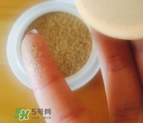 蘭蔻小粉盒氣墊多少錢？蘭蔻小粉盒氣墊專柜價(jià)格