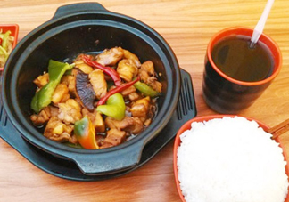 黃燜雞米飯多少錢一份？黃燜雞米飯?zhí)攸c(diǎn)是什么