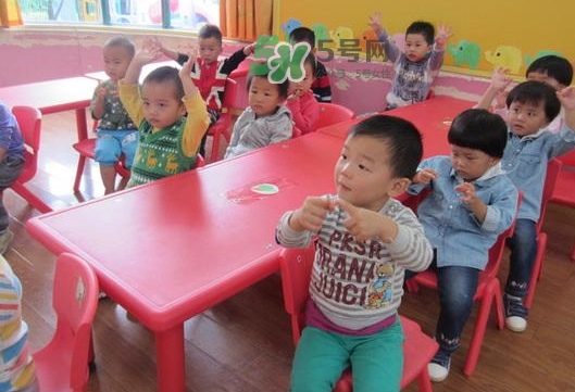 第一次送孩子去幼兒園，你是哪種家長？