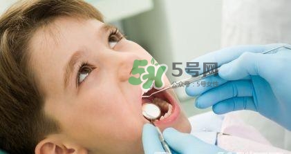 怎么防止寶寶長(zhǎng)蛀牙？別讓孩子吃大人的口水