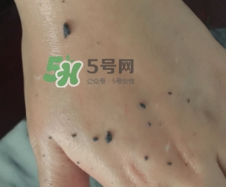 韓后茶蕊去角質素怎么用？韓后茶蕊亮滑去角質素用法