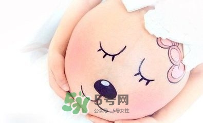 孕晚期肚子硬硬的是怎么回事？孕晚期肚子發(fā)緊發(fā)硬