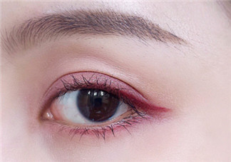 the estee edit眼影膏怎么用？酒紅色眼妝怎么畫