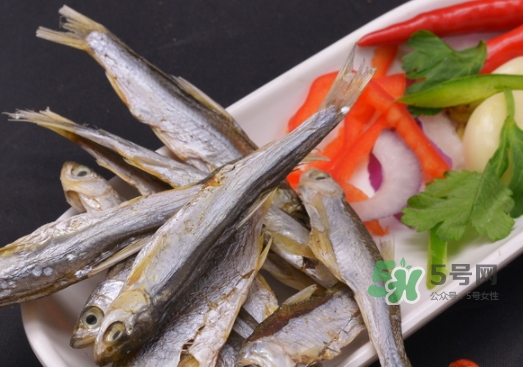 刁子魚是秋刀魚嗎？刁子魚是海魚嗎？