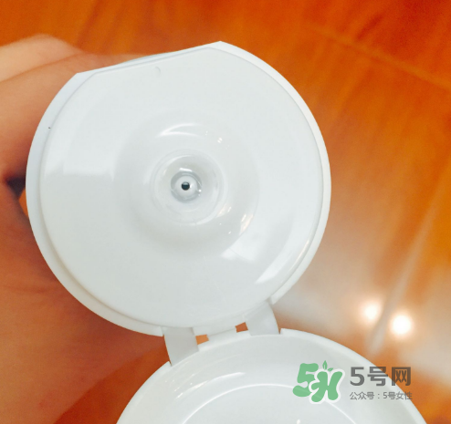 理膚泉潔面啫喱怎么樣？理膚泉潔面啫喱好用嗎？