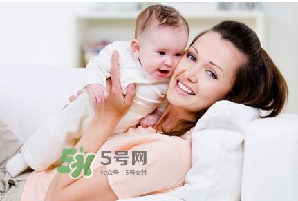 產后掉頭發(fā)很厲害怎么辦？產后掉頭發(fā)吃什么好？
