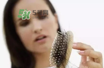 產后掉頭發(fā)很厲害怎么辦？產后掉頭發(fā)吃什么好？