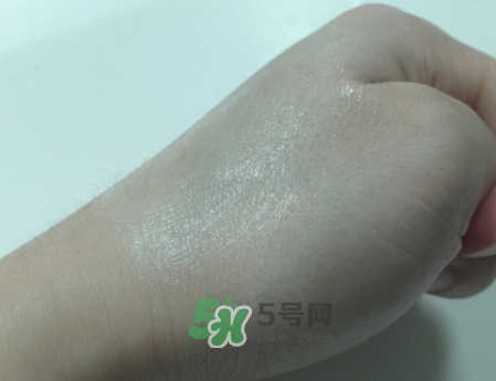 hr黑繃帶對痘痘有用嗎？赫蓮娜黑繃帶面霜使用心得
