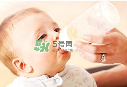 母乳和奶粉能混在一起吃嗎？母乳和奶粉混合喂養(yǎng)好嗎？