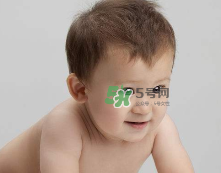 寶寶近視有什么癥狀？寶寶近視有什么表現(xiàn)？