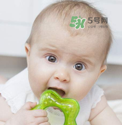 寶寶近視有什么癥狀？寶寶近視有什么表現(xiàn)？