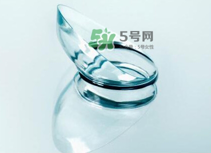 隱形眼鏡日拋是什么意思？隱形眼鏡干了泡開還能用嗎