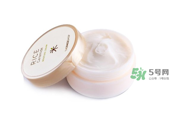 VE膠囊可以直接涂臉嗎？VE膠囊擦臉有什么效果？