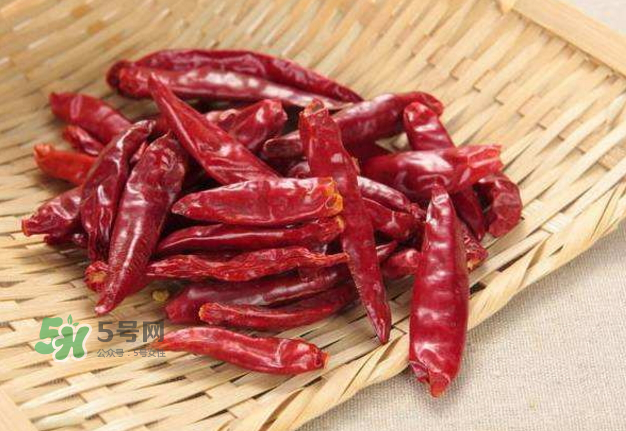 干辣椒怎么炸又香又脆？干辣椒怎么做辣椒油？