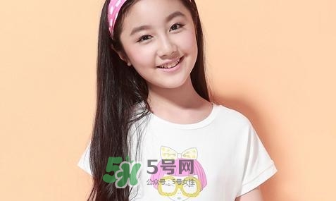 14歲女生胸部變大是正常的嗎？14歲女生的胸多大正常？