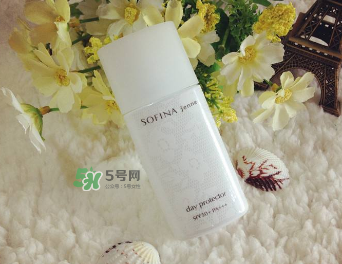 蘇菲娜白蕾絲防水嗎？蘇菲娜白蕾絲悶痘嗎？