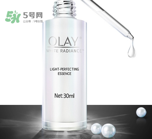 olay玉蘭油小白瓶小綠瓶哪個好？olay小白瓶小綠瓶區(qū)別