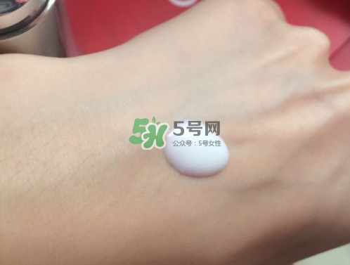 olay小白瓶會長毛嗎？olay小白瓶長黑毛是怎么回事？