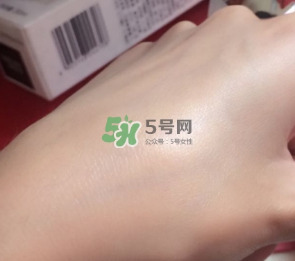 olay小白瓶會長毛嗎？olay小白瓶長黑毛是怎么回事？