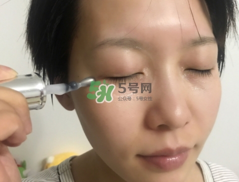 蘭蔻小灰瓶怎么用？蘭蔻小灰瓶眼部精華使用方法