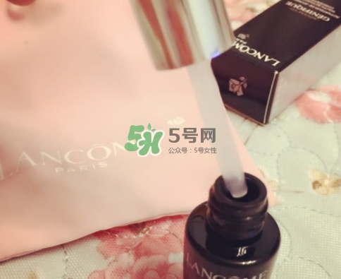 蘭蔻小黑瓶和sk2小燈泡哪個好？蘭蔻小黑瓶和小燈泡怎么用
