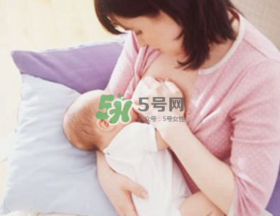 母乳喂養(yǎng)會(huì)乳糖不耐受嗎？母乳喂養(yǎng)會(huì)過度喂養(yǎng)嗎？