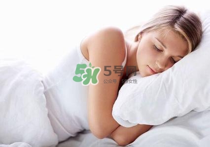 孕婦睡姿會影響寶寶嗎？孕婦睡姿對寶寶的影響