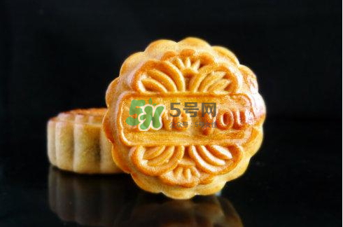 烤箱烤月餅多長(zhǎng)時(shí)間溫度？烤月餅的溫度和時(shí)間 