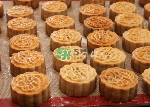 烤月餅用錫紙還是油紙？烤月餅是不是一定要墊錫紙？
