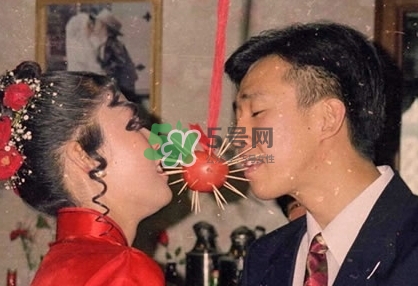 古代鬧洞房都是怎么鬧的？鬧洞房的習(xí)俗是怎么來的？