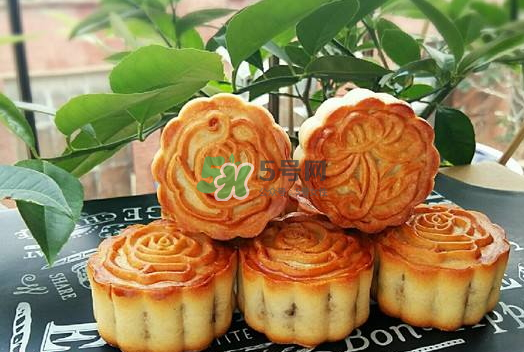 五仁月餅里的紅綠絲是什么？五仁月餅里面有什么？