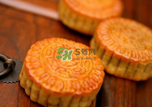 廣式月餅為什么硬？月餅皮發(fā)硬怎么辦？