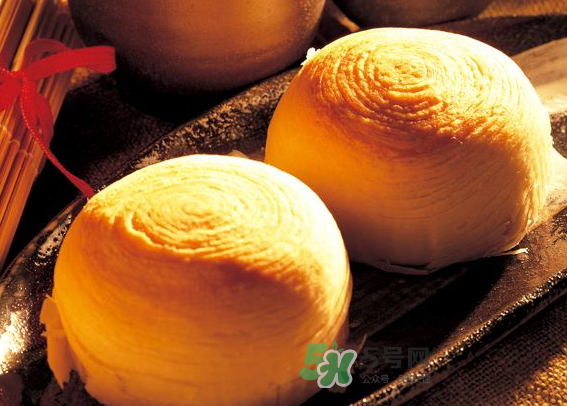 酥皮月餅烤多長(zhǎng)時(shí)間？酥皮月餅水油面比例