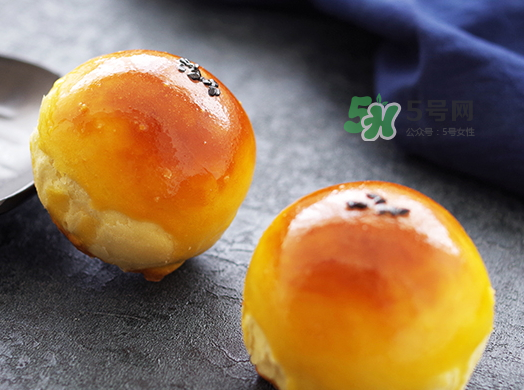 蛋黃酥多少錢(qián)一個(gè)？蛋黃酥多少錢(qián)一盒？