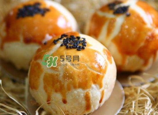 蛋黃酥熱量高嗎？一個(gè)蛋黃酥的熱量