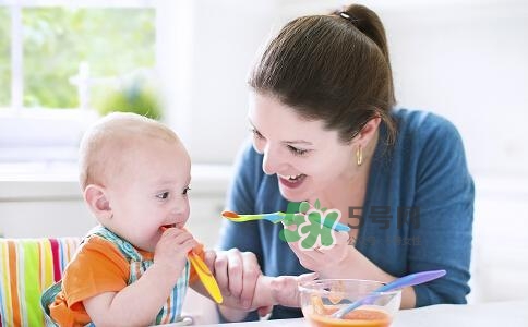 一歲后的寶寶如何喂養(yǎng)？寶寶喝牛奶好嗎？