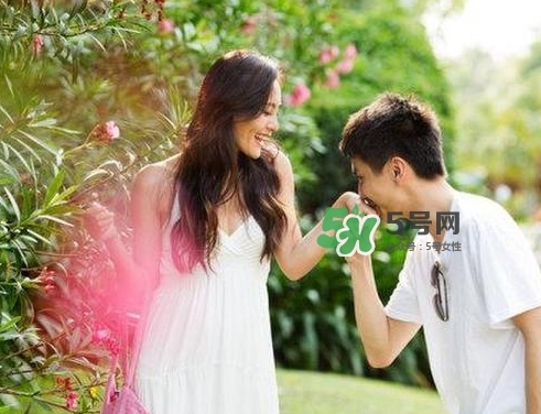 老公出軌一定要離婚嗎？如何挽救婚姻危機？