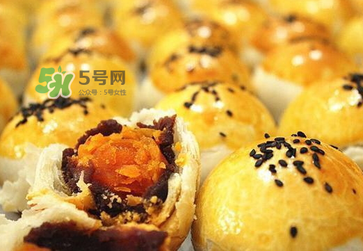 蛋黃酥為什么會(huì)爆開？蛋黃酥爆餡是什么原因？