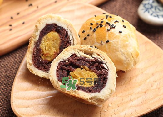 蛋黃酥為什么會(huì)爆開？蛋黃酥爆餡是什么原因？