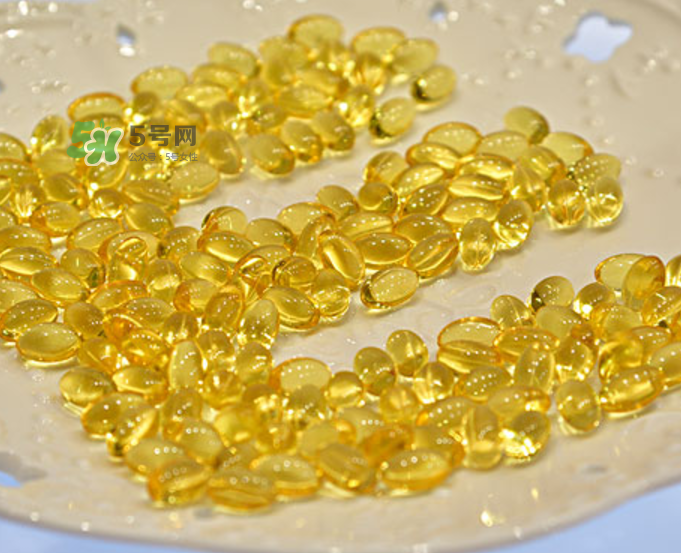 魚肝油可以和鈣一起吃嗎？魚肝油可以和奶粉一起吃嗎？