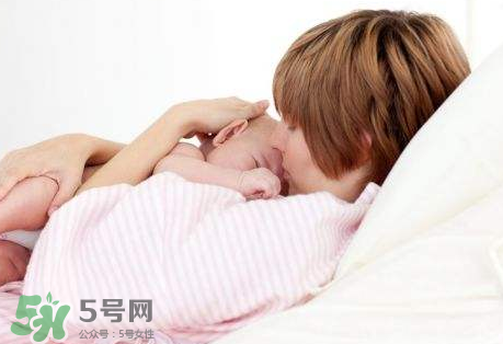 哺乳期來(lái)例假奶水會(huì)變少嗎？哺乳期來(lái)月經(jīng)奶水減少怎么辦？