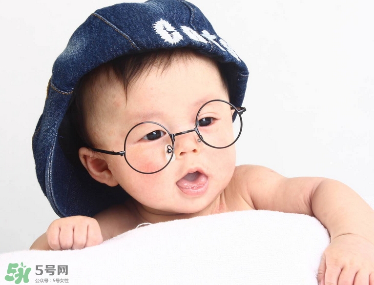 寶寶的性別差異什么時候形成？寶寶的性別差異是與生俱來的嗎？