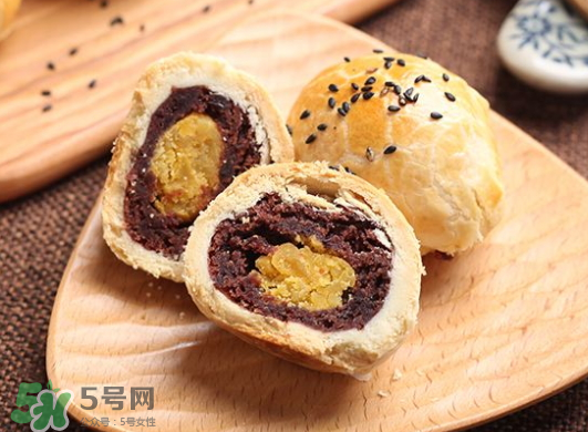 ?蛋黃酥可以不用豬油嗎？蛋黃酥用什么油好？
