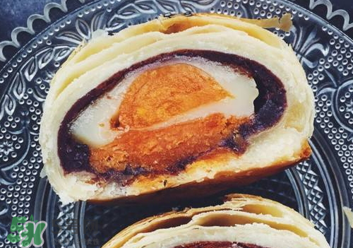 為什么蛋黃酥的皮很硬？蛋黃酥油皮太硬怎么辦？