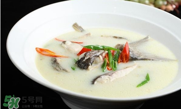孕婦鯽魚湯可以放姜嗎？孕婦鯽魚湯能放料酒嗎？