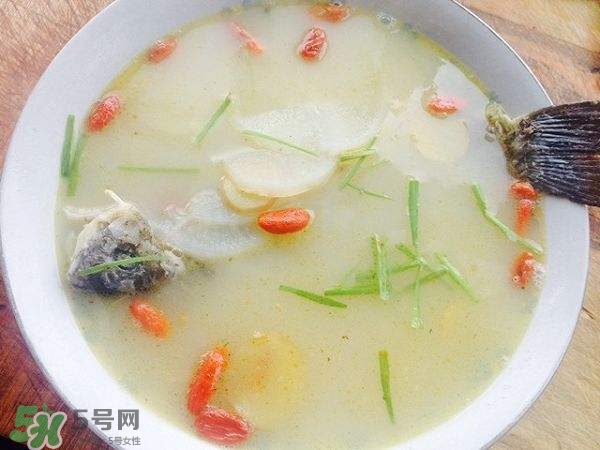 鯽魚(yú)湯怎么去腥味？鯽魚(yú)湯熬多長(zhǎng)時(shí)間最好？