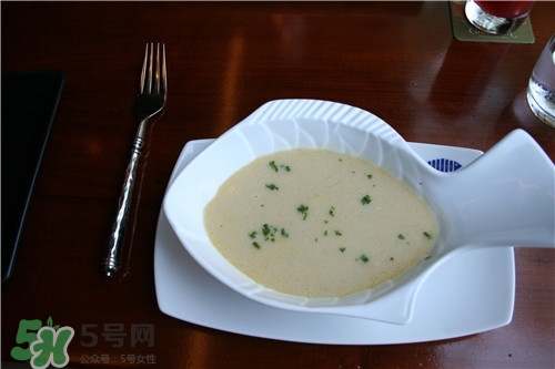 鯽魚(yú)湯怎么去腥味？鯽魚(yú)湯熬多長(zhǎng)時(shí)間最好？