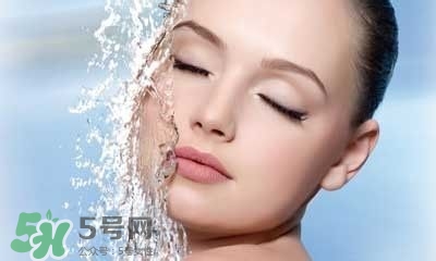 秋天皮膚干燥怎么辦？秋天皮膚干燥吃什么好？